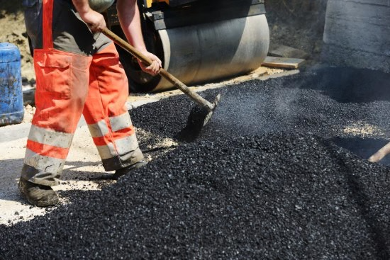 common mistakes to avoid when selecting a driveway contractor